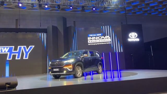 Innova Hycross 2022 First look❤️ смотреть онлайн