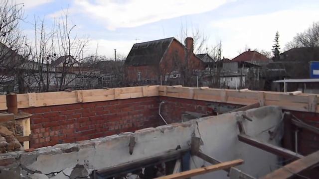 Веденей. Как смонтировать щиты для армопояса и вывести уровень заливки бетона. смотреть онлайн