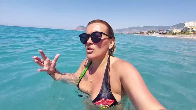 ?? КУПАЮСЬ В ТЁПЛОМ МОРЕ, ОТВЕЧАЮ НА КОМЕНТАРИИ смотреть онлайн