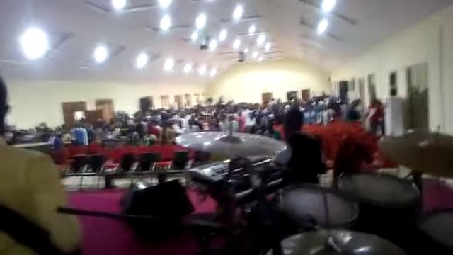 Shaba segun praise jam with Samuel Giveson, Idy Etuk during singles forum at fountain of life Churc смотреть онлайн