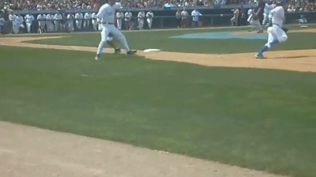 Road Dogs Game- Nick up to bat смотреть онлайн