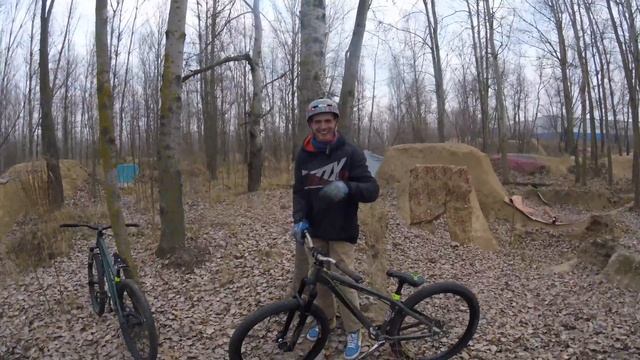 Обкатываем дёрт парк Stroyka / мтб влог смотреть онлайн