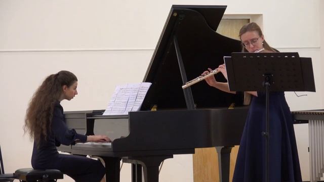 Екатерина Коротеева (флейта), Алиса Духовлинова (фортепиано) – Андре Жоливе "Песнь Линоса". смотреть онлайн