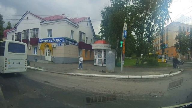 Разворот чётко по ПДД, Пользуйтесь. смотреть онлайн