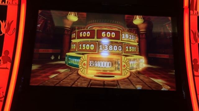 SPHINX 3D Slot Machine - Bonuses w/ Friends - Big Win! смотреть онлайн