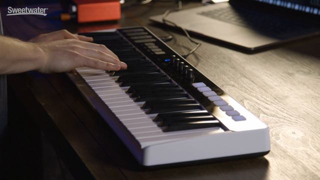 IK Multimedia Syntronik Synthesizer Plug-in Demo смотреть онлайн