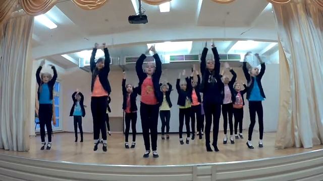 Танец "Мы маленькие дети" гимназия №586 смотреть онлайн