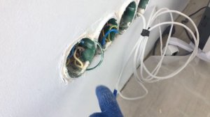 Как правильно установить подрозетники перед штукатуркой