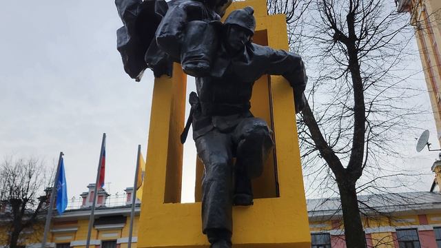 Памятник в честь 375-летия пожарной охраны 26 04 2024 г смотреть онлайн