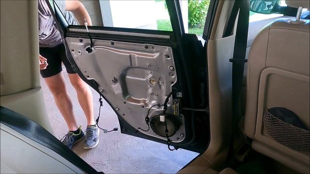 Audi A2 - replacing rear door lock AGAIN – EP26 – project youngtimer смотреть онлайн