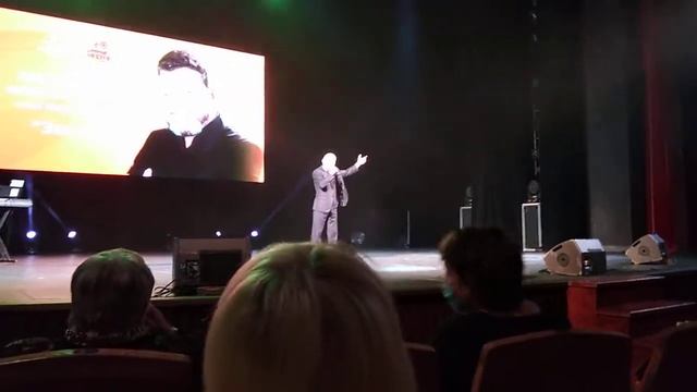 Михаил Кармаш.. А я несу тебе цветы... смотреть онлайн