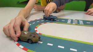 Машинки животные ВЛАСТЕЛИНЫ САВАННЫ от Sbabam - Даник и Никита играют в машинки