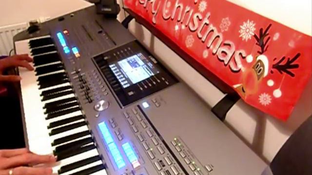 Tyros 5 Merry Christmas everyone dance mix2017 смотреть онлайн