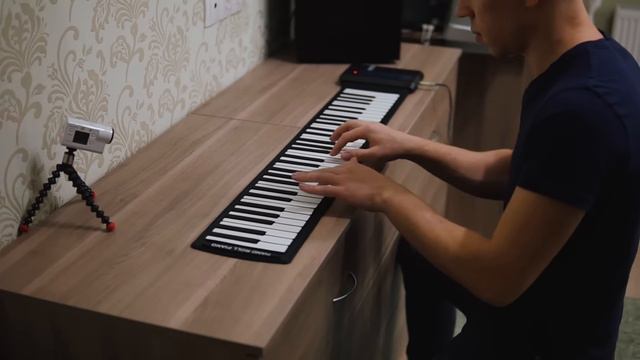 Как звучит гибкое пианино Solozar | Игра на пианино