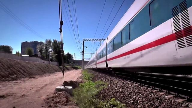 Электровоз ЭП20-011 с скоростным поездом "Стриж" (Talgo) + поезд сверху смотреть онлайн