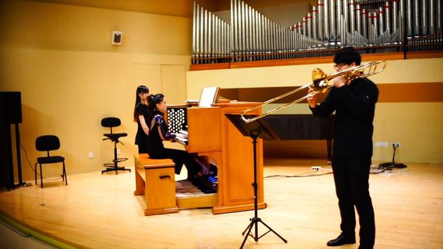Sonata Lab-majiur (for trombone and organ）- Jean-Baptiste Loeillet -- organ performed by Jingyi Zha смотреть онлайн