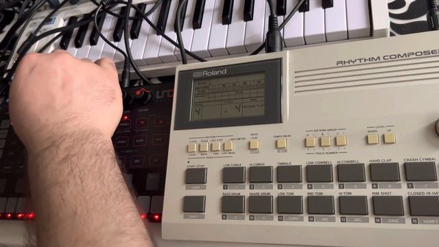 Roland TR-505 & Uno Synth Jam Slow смотреть онлайн