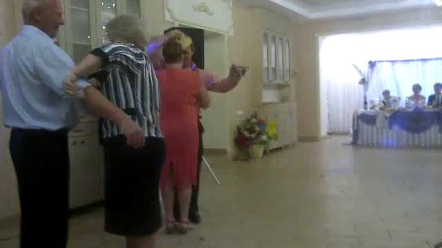 Игра на свадьбе "Муж прячет заначку" смотреть онлайн