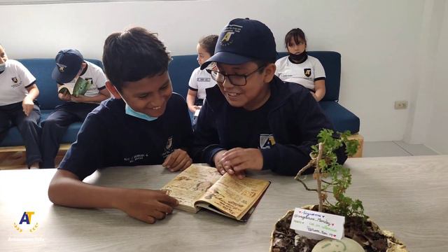 Unidad Educativa Arosemena Tola informa смотреть онлайн