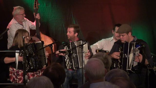 Skvis performs Månsken över Ångermanälven by Karl Grönstedt смотреть онлайн