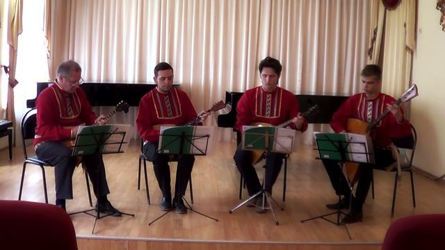 2015 год. Квартет балалаек «Балагуры» Е Дербенко «Вечерний хоровод» смотреть онлайн