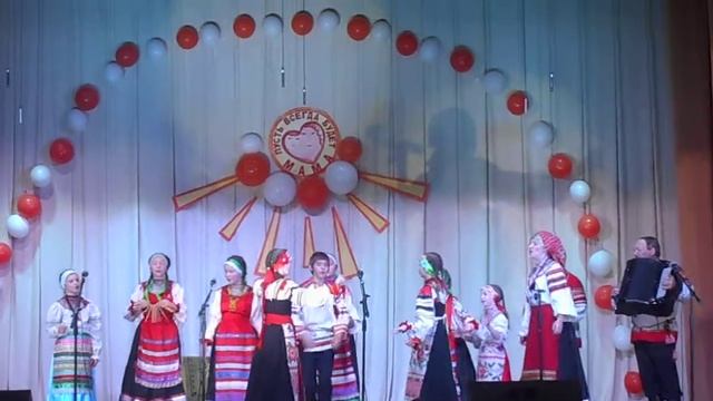 Детский фольклорный ансамбль "Затейники", плясовая песня Белгородской области "У наших воротях" смотреть онлайн