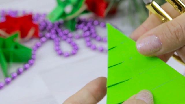 Ёлка из Бумаги своими руками ? Новогодние поделки 2021 из цветной бумаги Оригами Елка смотреть онлайн