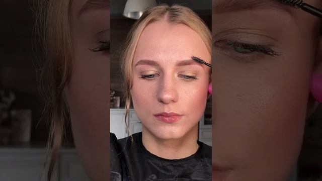 Моделирование формы, коррекция и окрашивание бровей красителем✨ смотреть онлайн
