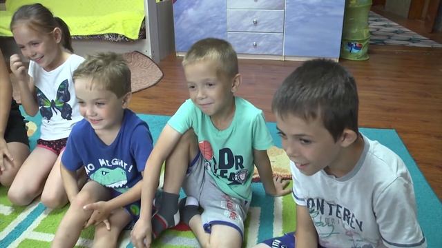 "Пусть мама за руку возьмет": Юра ждет своего наставника. смотреть онлайн