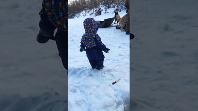 Первая рыбалка Тимофея .mp4 смотреть онлайн