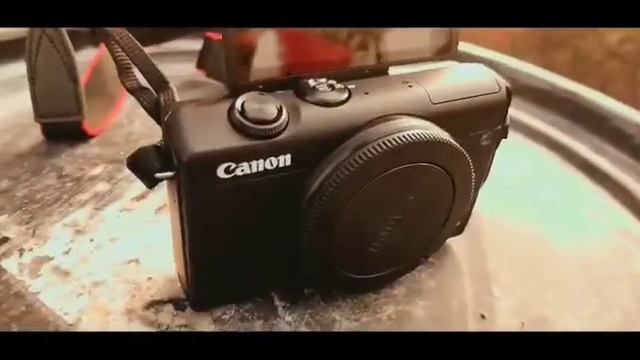 Canon EOS M200