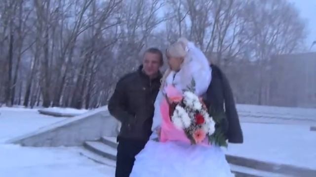 Кристина и Вадим прогулка [Эксперт 720x576 MPEG2 MPG].mpg смотреть онлайн