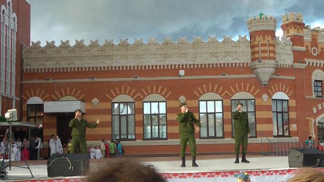 ПЕЛЕДЫШ ПАЙРЕМ. ВЫСТУПАЮТ СОЛДАТЫ.