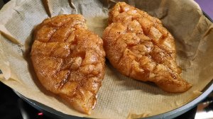 КУРИНАЯ ГРУДКА НА БУМАГЕ. Получается сочнее, чем просто на сковороде и специи не пригорают.mp4