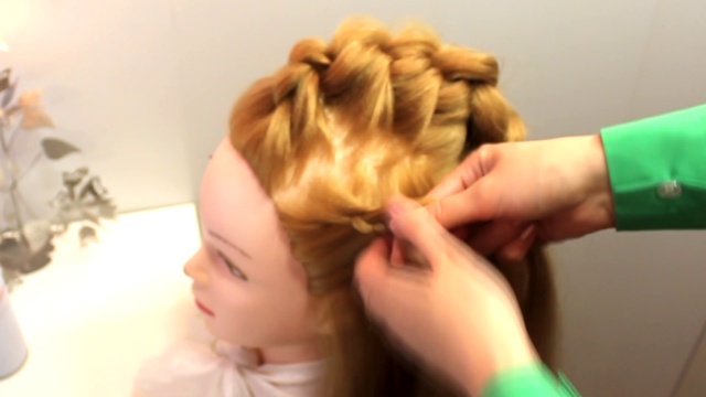 ЛЕГКАЯ ПРОСТАЯ КРАСИВАЯ ПРИЧЕСКА НА КАЖДЫЙ ДЕНЬ ПРИЧЕСКА В ШКОЛУ ПРИЧЕСКА УЧЕБНАЯ ГОЛОВА МАНЕКЕН про смотреть онлайн