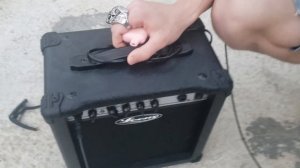 ОБЗОР ЭЛЕКТРОГИТАРЫ И КОМБОУСИЛИТЕЛЯ В ГАРАЖАХ