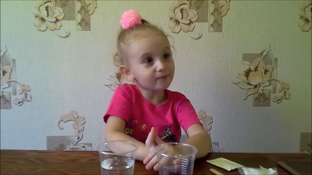 Регина делает Жвачку для рук!!!Лаборатория сумасшедших ученых!!! смотреть онлайн