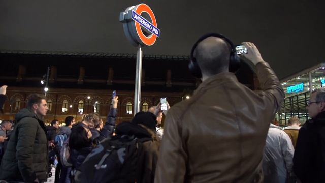 Flashmob King's Cross London | St. Sebastianus Gendt смотреть онлайн
