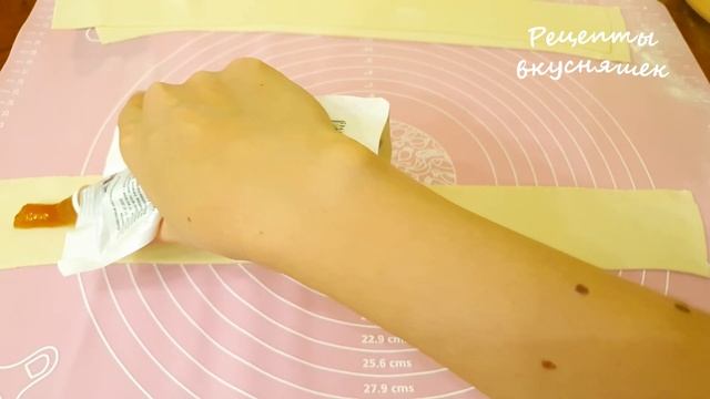 ?Вкусная выпечка с ЯБЛОКАМИ из готового слоеного теста, розочки из яблок.? смотреть онлайн