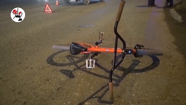 Пилотка "Чери" на "зебре" снесла юного велобайкера смотреть онлайн