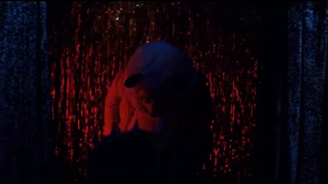 The Hug - Secrets and hiding things смотреть онлайн