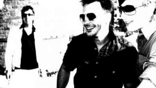 Triangle Sun - Spaceship