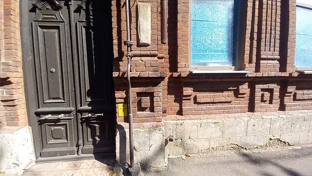 Ростов-на-Дону,  ул. 29 Линия, старинное здание после реставрации.