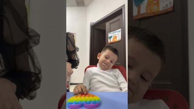 Логопед учит ребенка говорить букву Ш смотреть онлайн