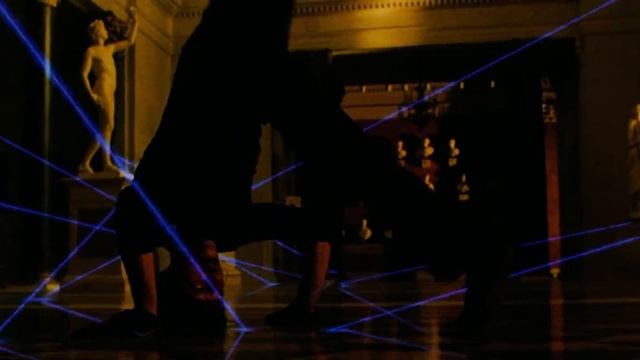Ocean's 12 Laser Dance Scene смотреть онлайн