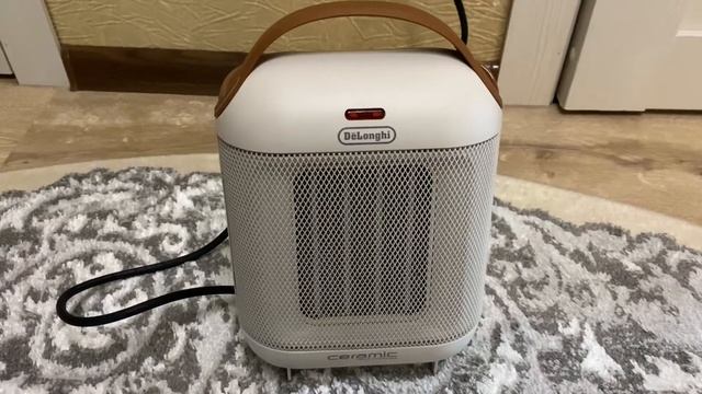 Тепловентилятор DeLonghi HFX30C18.IW смотреть онлайн