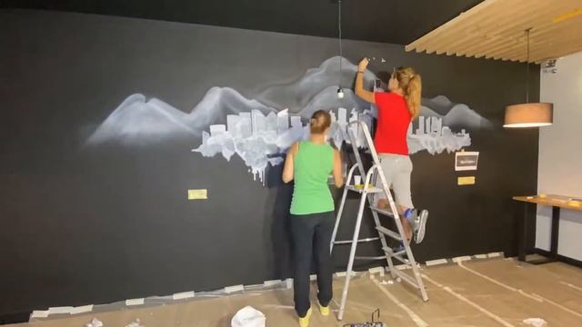 Роспись стены в кафе- как это было. Шанхай в черно-белом цвете смотреть онлайн