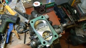 Audi 100 AAR 2.3 с электронным впрыском Лискар отказывалась работать.