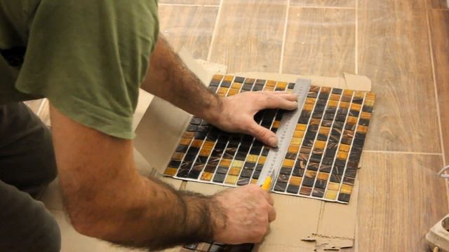 Как приклеить зеркало к стене. Вешаем зеркало в ванную. смотреть онлайн