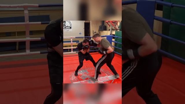 Фишки ближнего боя #boxing #fight #training смотреть онлайн